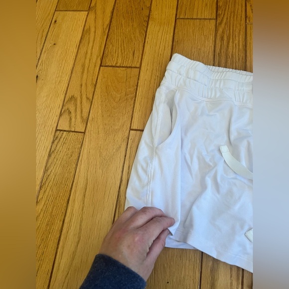 Bombshell Sportswear - Scrunch Butt Shorts - Picture 5 of 6